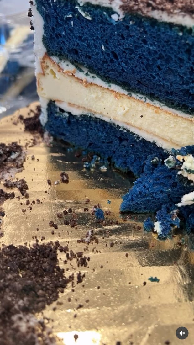 Blue velvet cake slice